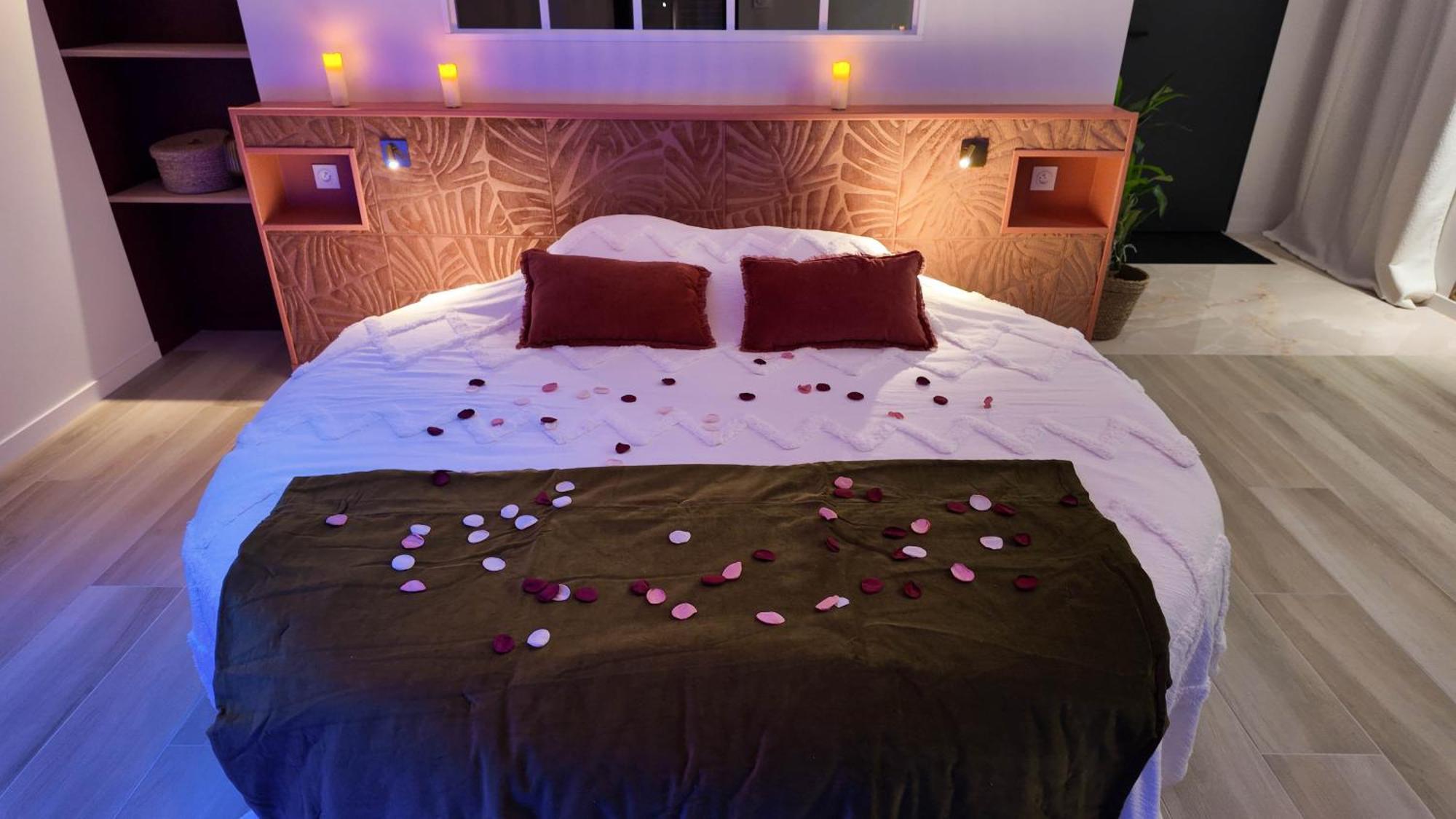 Saint-Hilaire-de-Talmont Les Suites Du Payre - Suite Romance מראה חיצוני תמונה