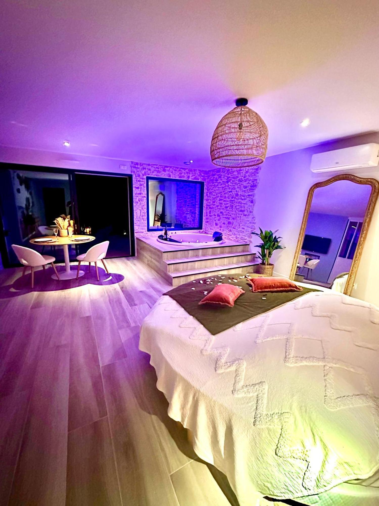 Saint-Hilaire-de-Talmont Les Suites Du Payre - Suite Romance מראה חיצוני תמונה